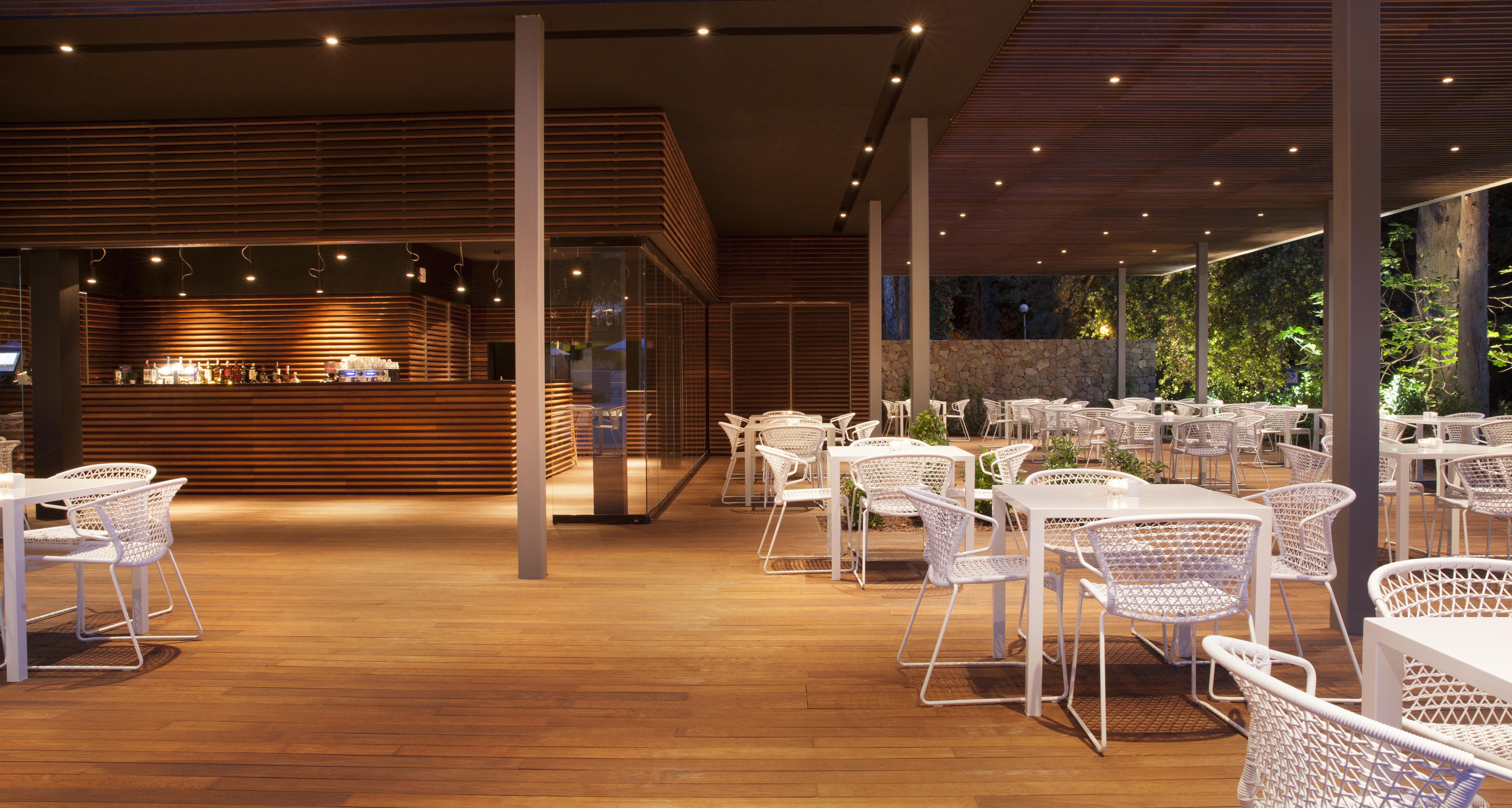 فندق لون روفينج المظهر الخارجي الصورة Restaurant