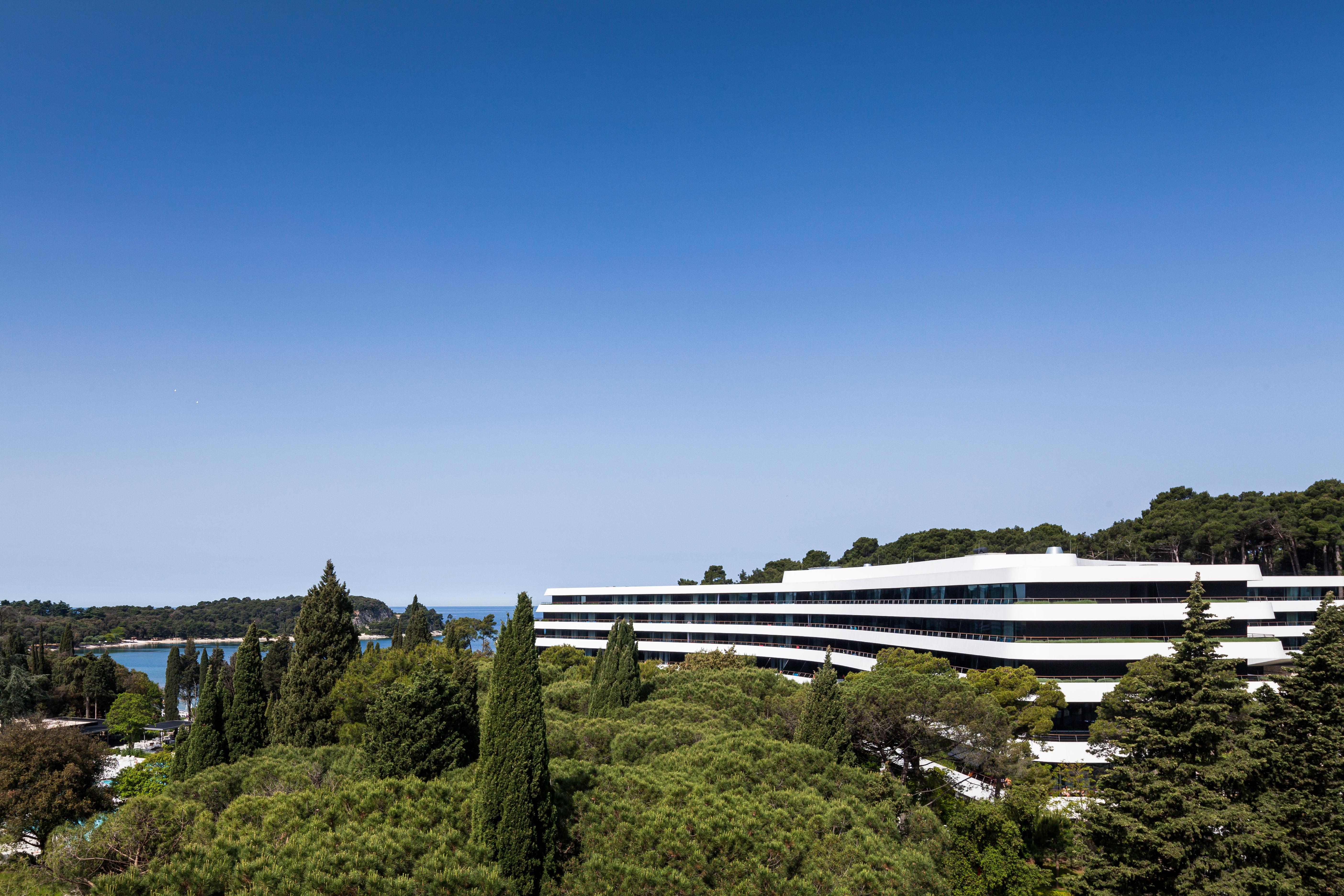 فندق لون روفينج المظهر الخارجي الصورة The campus of the University of Patras