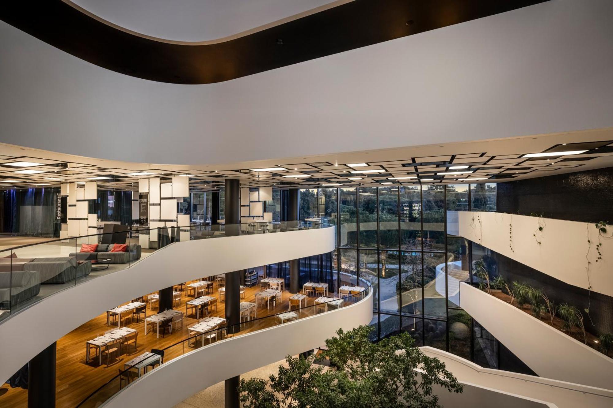 فندق لون روفينج المظهر الخارجي الصورة The interior of the building