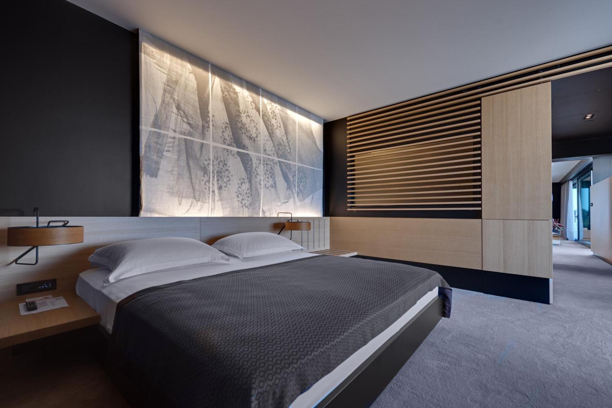 فندق لون روفينج الغرفة الصورة A bedroom at the hotel